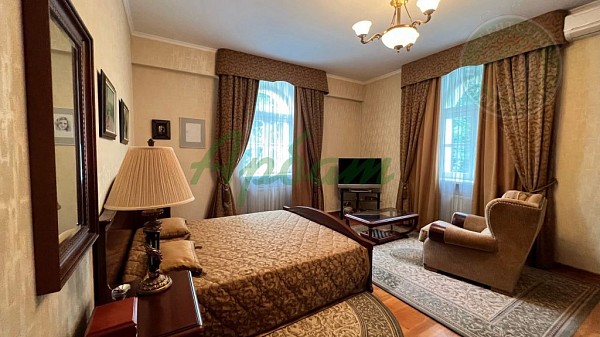 Дом, 841 кв.м. (№14236)