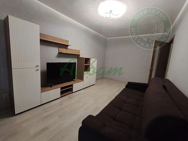 Снять 2-к квартиру, 59 кв.м. (№14592)