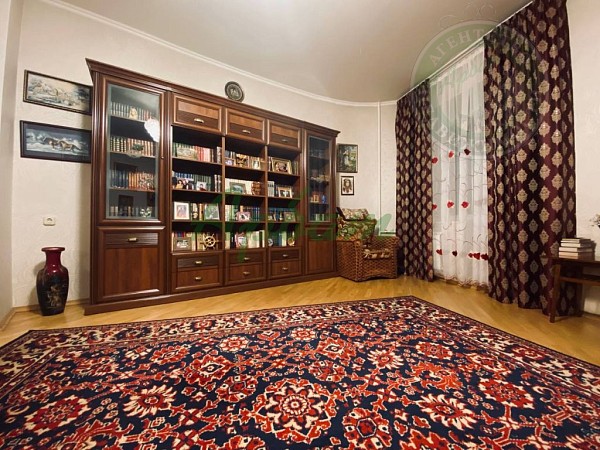 4-к квартира, 180 кв.м. (№14224)