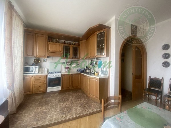 4-к квартира, 180 кв.м. (№14365)