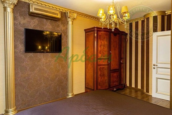 4-к квартира, 155 кв.м. (№14984)