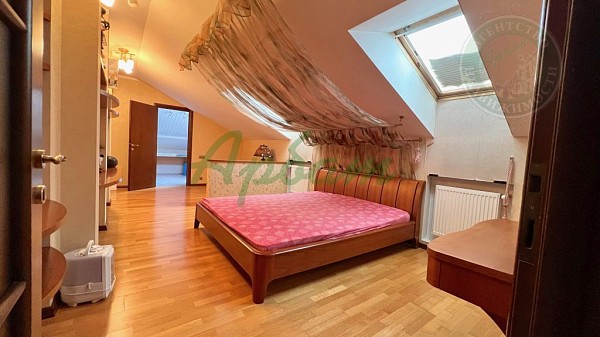 Дом, 841 кв.м. (№14712)