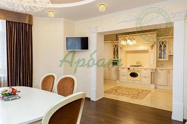 4-к квартира, 155 кв.м. (№14984)
