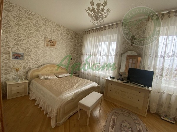 4-к квартира, 180 кв.м. (№13783)