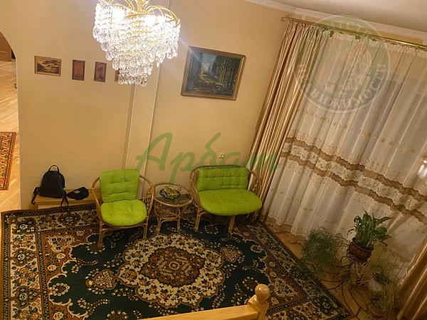 4-к квартира, 180 кв.м. (№14365)