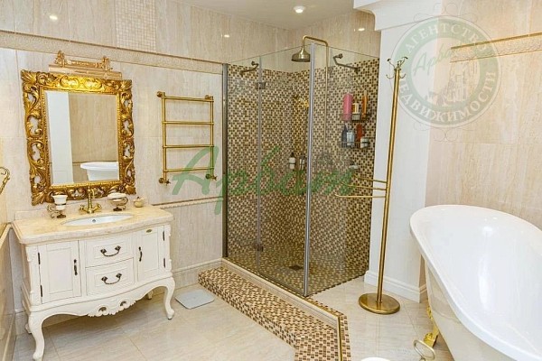 4-к квартира, 155 кв.м. (№14984)