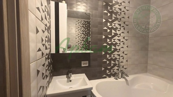 Снять 1-к квартиру, 44 кв.м. (№14693)