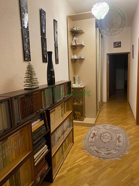 4-к квартира, 180 кв.м. (№14365)