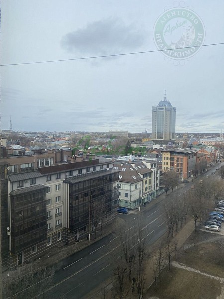4-к квартира, 180 кв.м. (№13783)