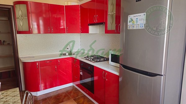 3-к квартира, 67 кв.м., Центральный р-н, Спортивный пер, 2к3