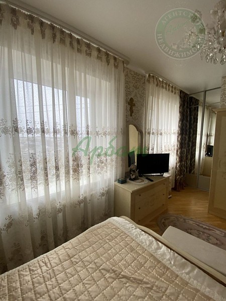 4-к квартира, 180 кв.м. (№14365)