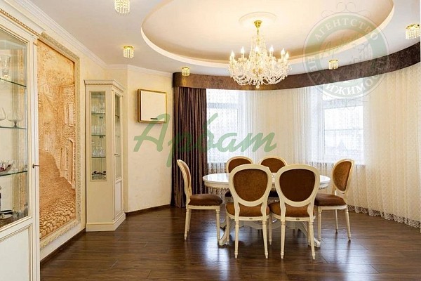 4-к квартира, 155 кв.м. (№14984)