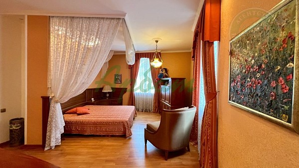 Дом, 841 кв.м. (№14712)