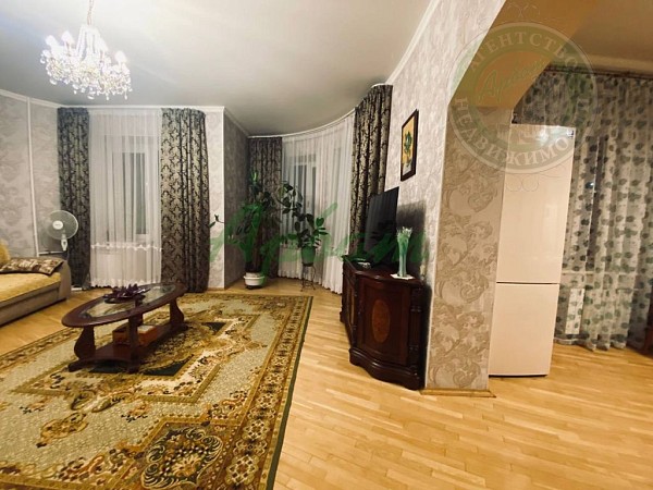4-к квартира, 180 кв.м. (№13783)