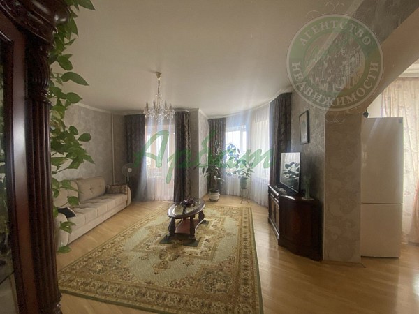 4-к квартира, 180 кв.м. (№14365)