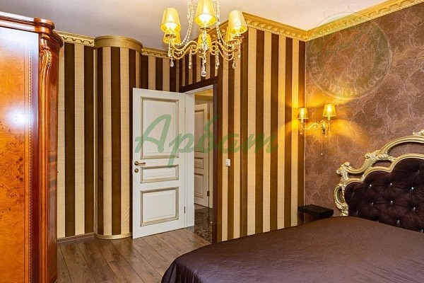 4-к квартира, 155 кв.м. (№14984)