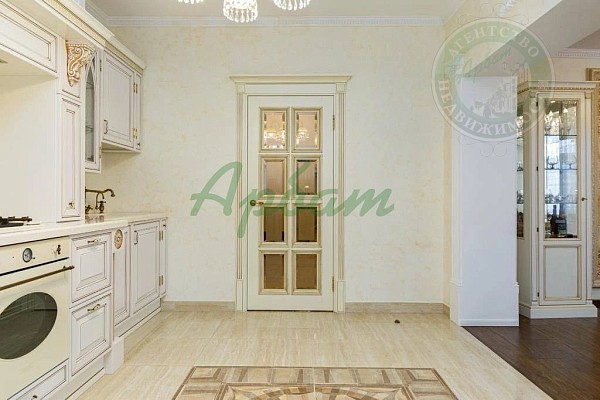 4-к квартира, 155 кв.м. (№14984)