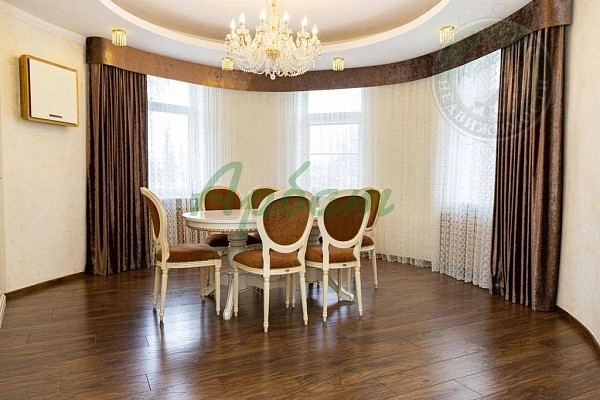 4-к квартира, 155 кв.м. (№14984)