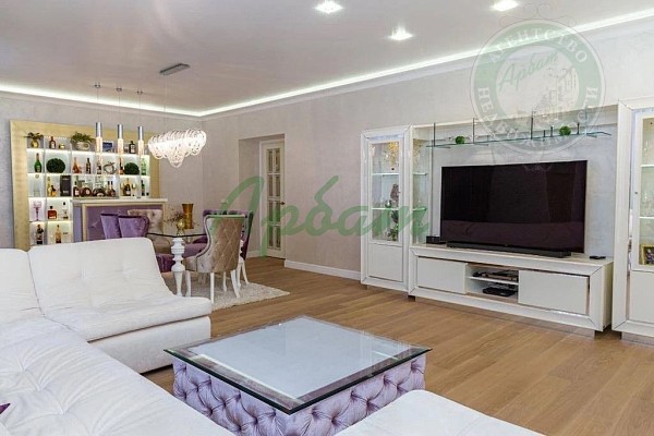 4-к квартира, 155 кв.м. (№14984)