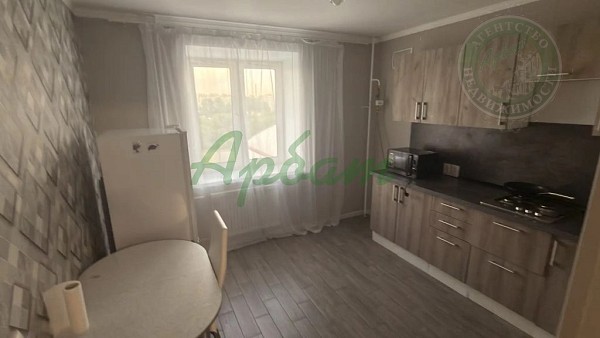 Снять 1-к квартиру, 44 кв.м. (№14693)