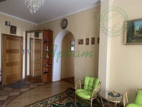 4-к квартира, 180 кв.м. (№14365)